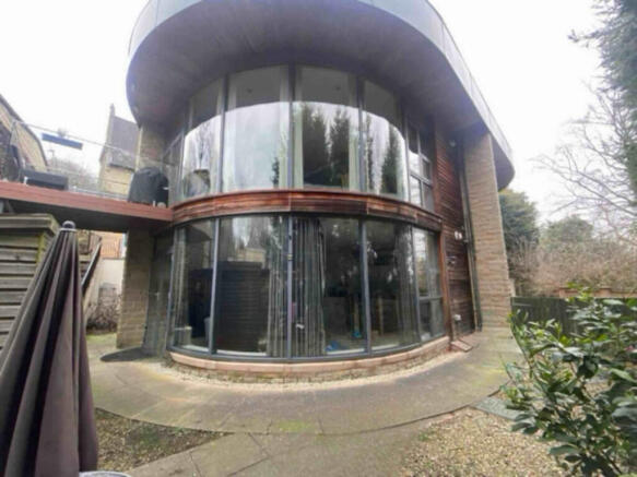 Curved Window Apt...