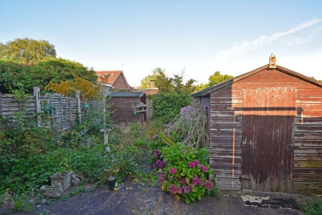 2 Bourne Avenue, garden b.jpg