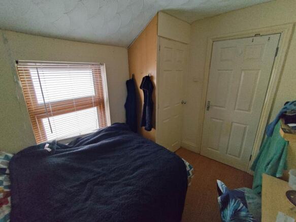 First floor rear bed