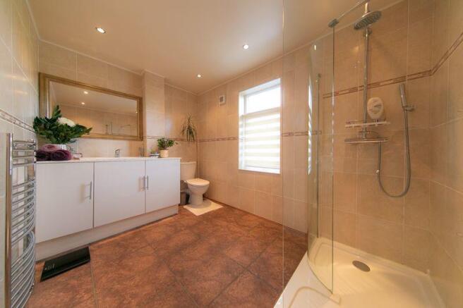 Bedroom 1 en-suite