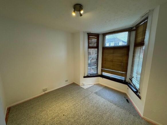 Bedroom, grey carpe 