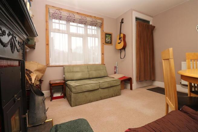 Dining Room pic 2.JPG