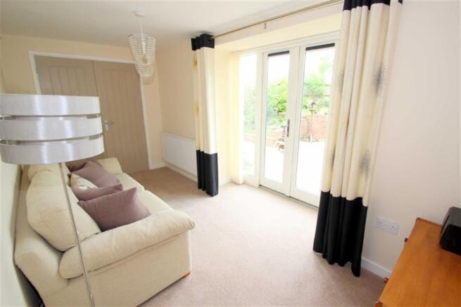 GARDEN ROOM / BEDROOM