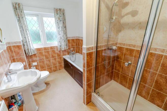 EN SUITE