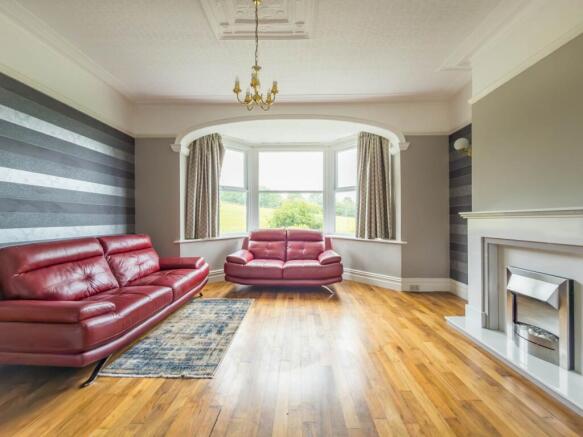 5 bed Semi-Detached for sale Image 7