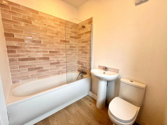 3 bed End of Terrace to rent Image 7