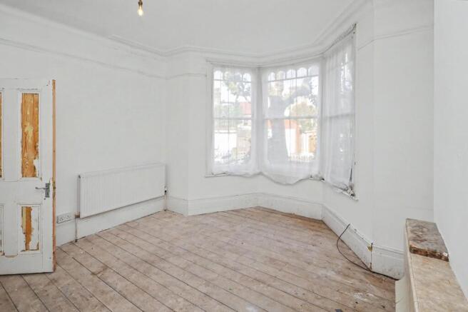 15 Netherfield Road, London N12 8DP