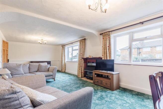 13, Beaconfield Ave (8).jpg