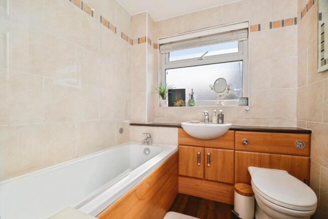 3 bed Semi-Detached for sale Image 9