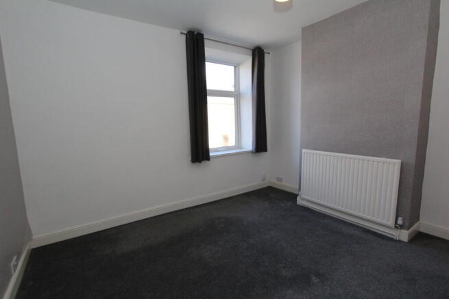 3 bed Terraced to rent Image 5