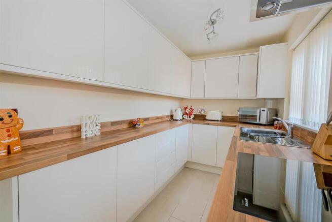 18, Badgers Way, Heath Hayes, Cannock, Staffordshi