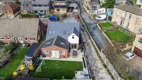 60 Manor Park, Mirfield, WF14 0EP