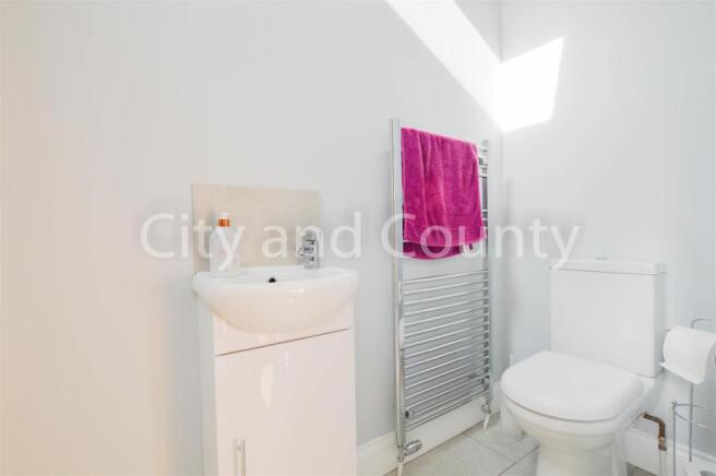 shower room 1.jpg