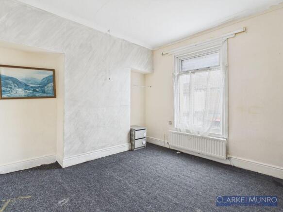 3 bed Terraced for sale Image 7