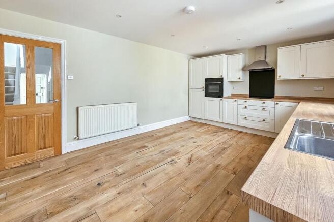 2 bed Semi-Detached for sale Image 7
