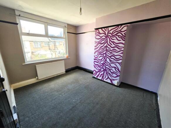 3 bed Terraced for sale Image 9