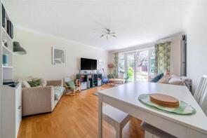 Flat 3, 26 Windermere Court, Oaklands Road, Bromley BR1 3TS