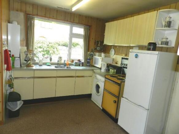 Kitchen Photo 2