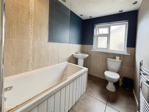 3 bed Semi-Detached for sale Image 10