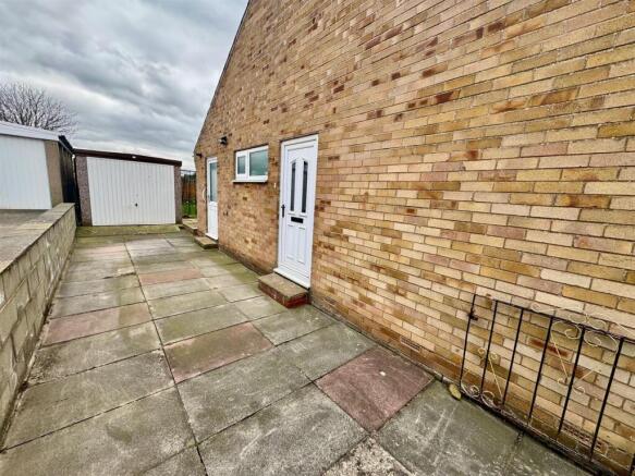 2 bed Semi-Detached Bungalow for sale Image 9