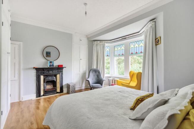 4 bed House for sale Image 11