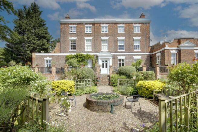 4 The Manor House - Main