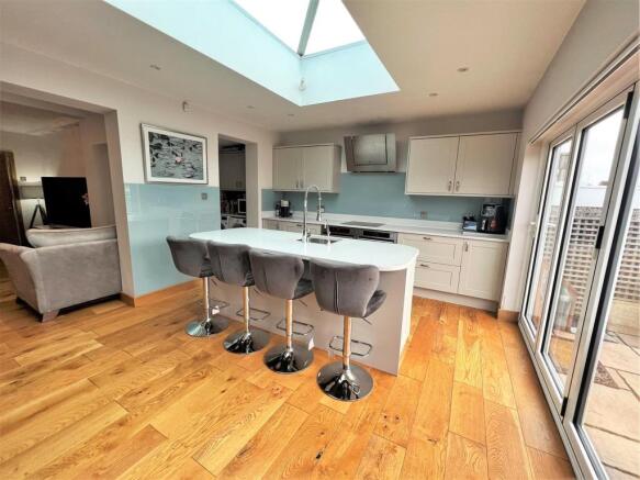 Kitchen breakfast room