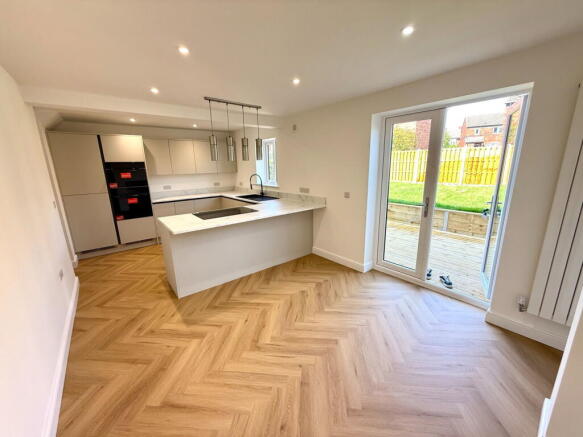 3 bed Semi-Detached for sale Image 7