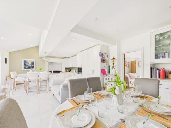 4 bed Detached for sale Image 12