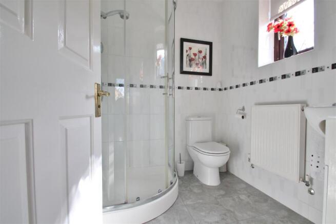 lam shower room.JPG