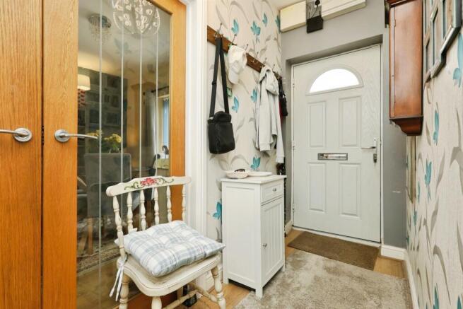 2 bed Semi-Detached Bungalow for sale Image 10