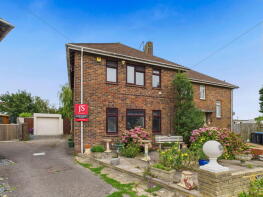 5, Meadow Close, Southwick BN42 4NX
