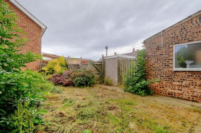 3 bed Terraced to rent Image 12