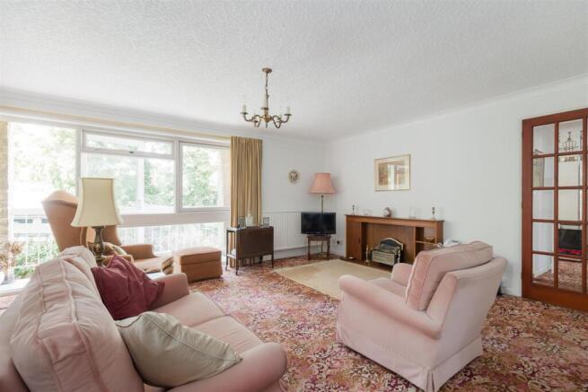3 bed Apartment for sale Image 5