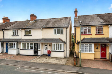 Alexandra Road, Addlestone, Surrey, KT15