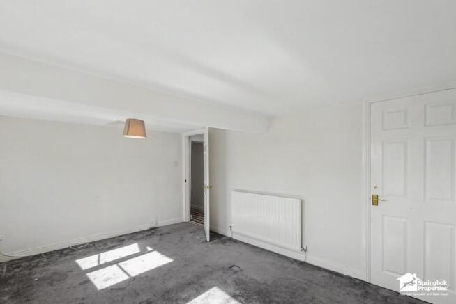 3 bed Terraced for sale Image 8