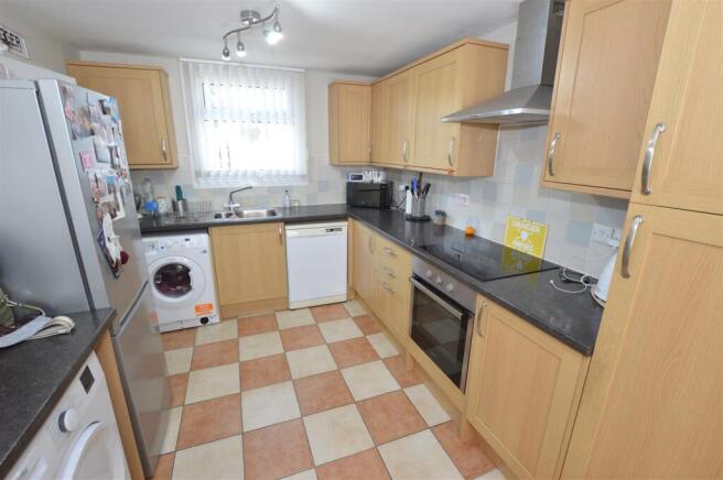 3 bed Semi-Detached for sale Image 4