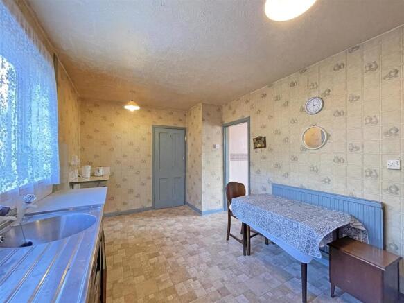 Wolseley Road 196 - Kit din for inside.jpg