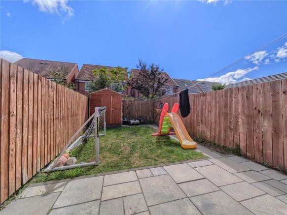 3 bed Terraced to rent Image 9