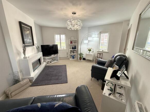 Lounge 2.jpg