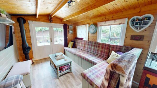BAR/SUMMERHOUSE