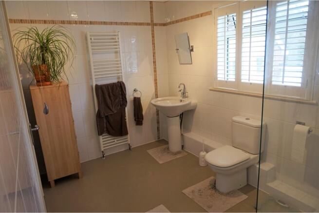 Master En-suite