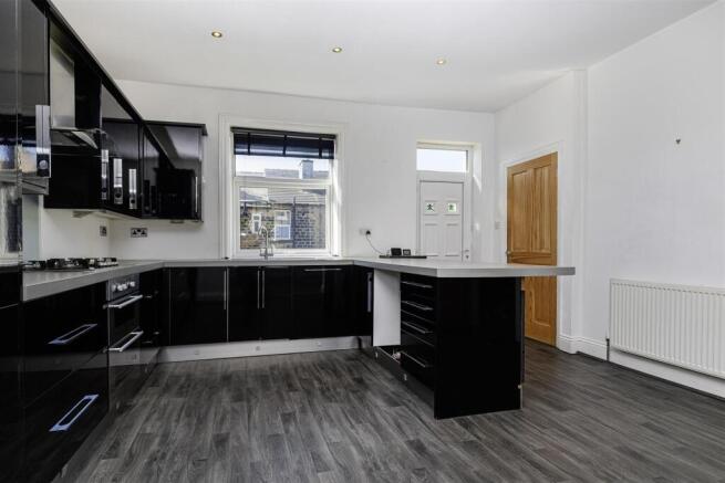 3 bed Terraced for sale Image 11