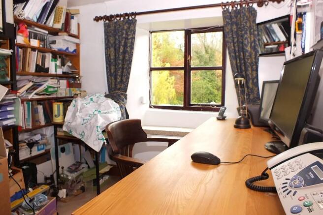 Bedroom or Study