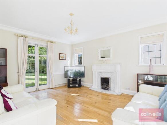 4 bed Detached for sale Image 10