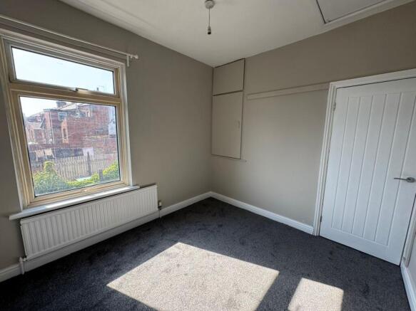 2 bed Terraced to rent Image 9