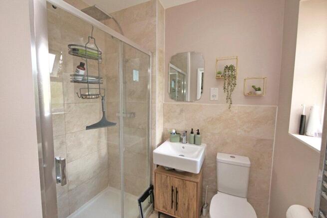 4 bed Detached for sale Image 9