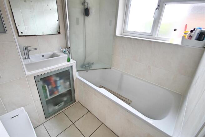 Family Bathroom: