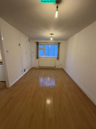 1 bed Ground Flat to rent Image 6