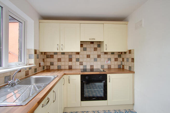 2 bed House for sale Image 4